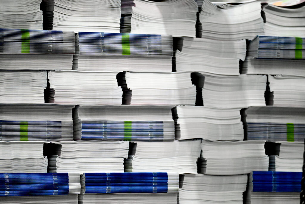 Zeitschriftenstapel